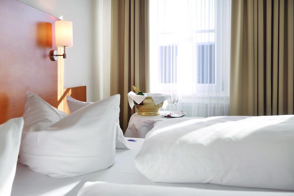 Hotel-Restaurant Roter Ochsen Lauchheim Szoba fotó