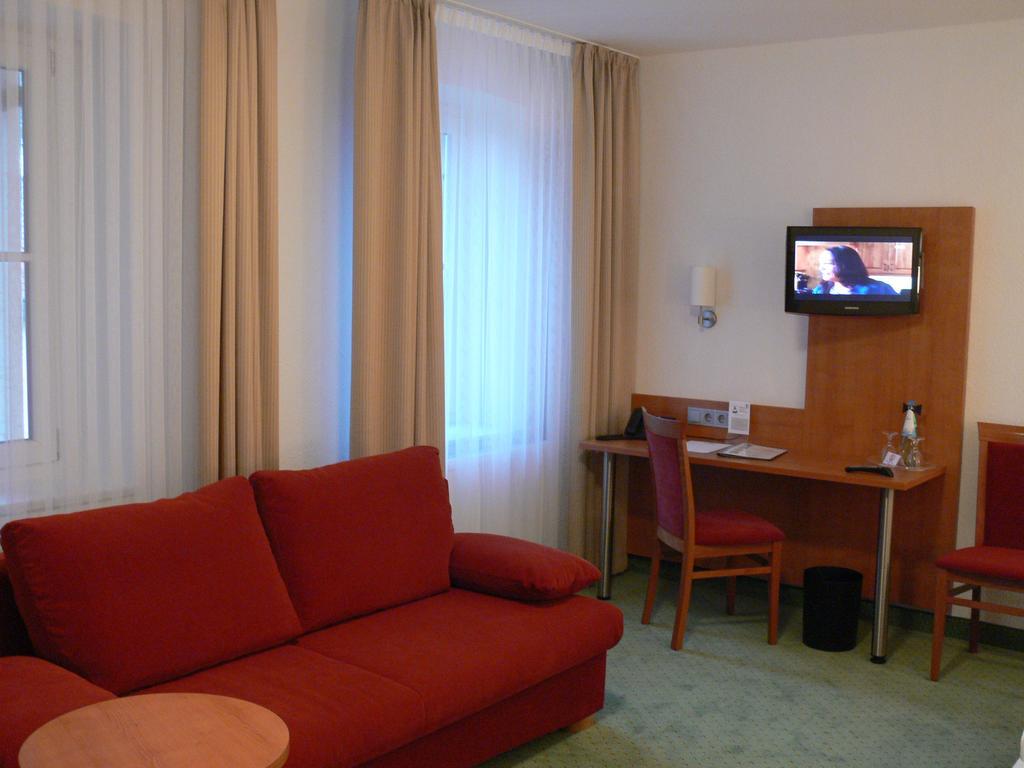 Hotel-Restaurant Roter Ochsen Lauchheim Kültér fotó